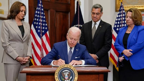 Biden aprobó una orden ejecutiva para proteger el acceso al aborto