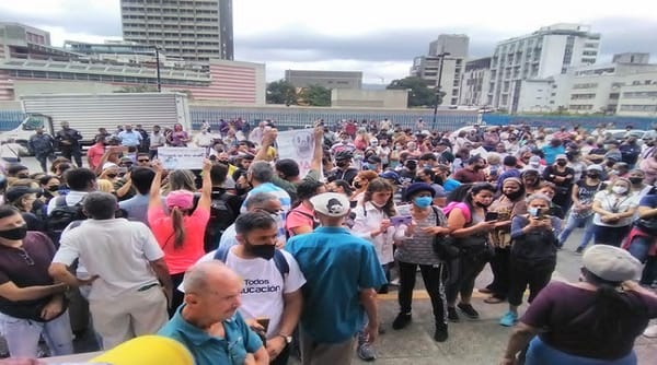 Docentes protestaron a nivel nacional exigiendo el pago justo del bono vacacional