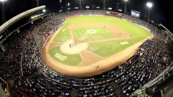 Estadio Universitario de la UCV estrenó con nuevo sistema de iluminación