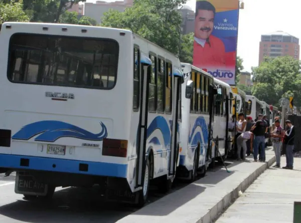 Pasaje urbano en Caracas se fijó en tres Bolívares