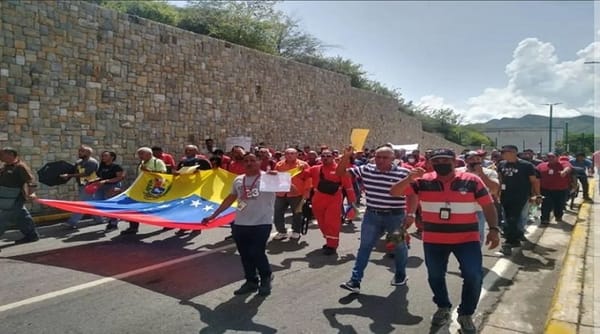 Protestaron nuevamente trabajadores de la refinería de Puerto la Cruz por beneficios laborales