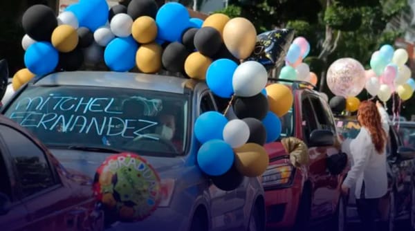 Festejaba su graduación hasta que cayó de un camión en Guárico