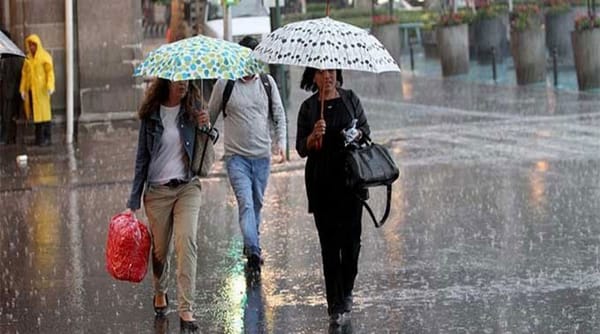 Onda tropical originó precipitaciones con descargar eléctricas en Zulia