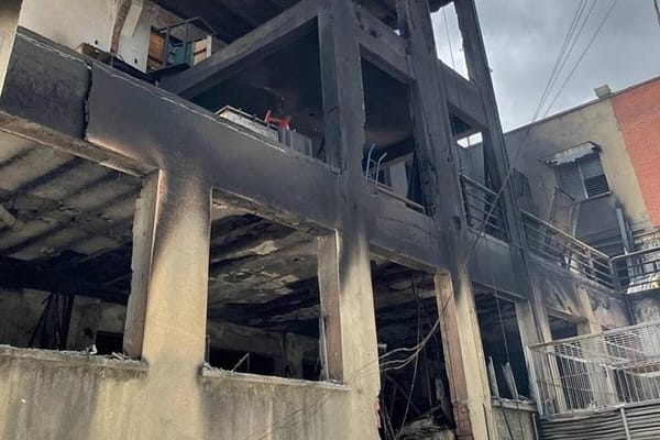Un incendio dejó pérdida total en el Mercado de los Corotos de Quinta Crespo