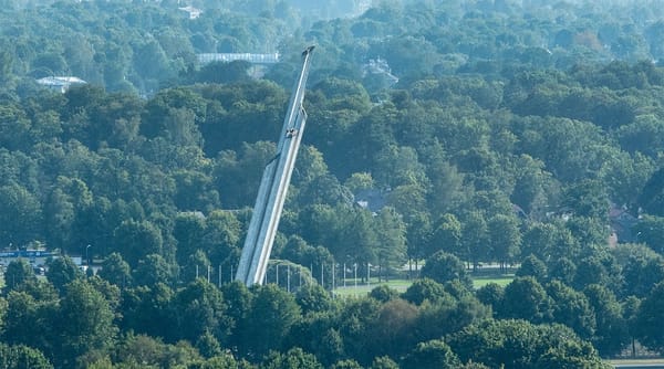 Gobierno de Letonia derrumbó el Obelisco de la Victoria