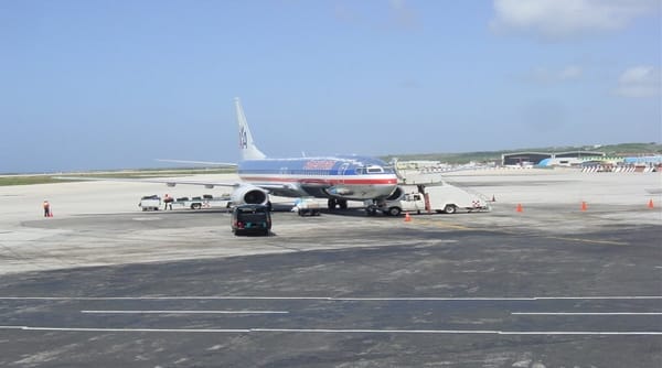 Países Bajos desmintió el restablecimiento de vuelos entre Venezuela y Curazao