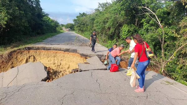 Se reportó derrumbe en la vía Caigua-San Miguel en Anzoátegui