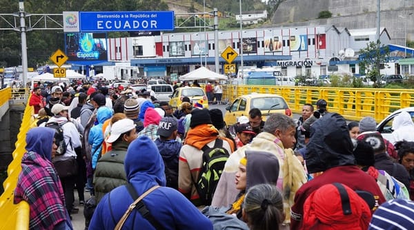 Refugiados venezolanos podrán legalizarse en Ecuador