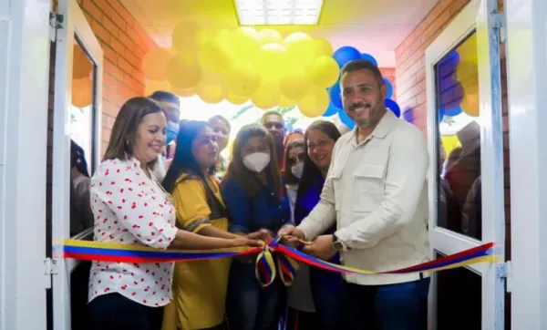 Se inauguró el Centro Maternal Indígena en el municipio Freites