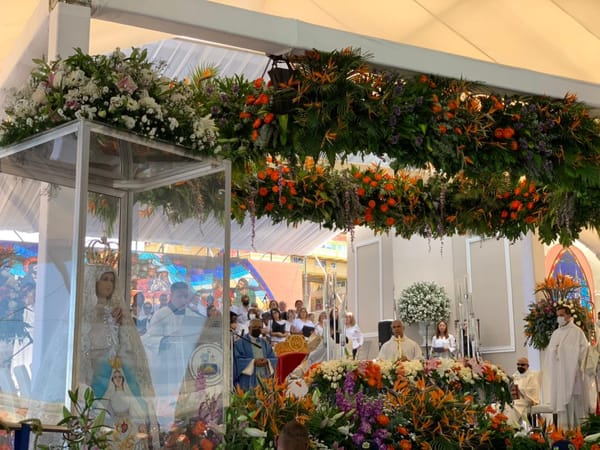 Más de cinco mil personas asistieron a la celebración de la Vallita en Lechería