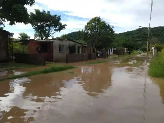 Río Neverí se salió de su cause afectando zonas del municipio Bolívar, Anzoátegui