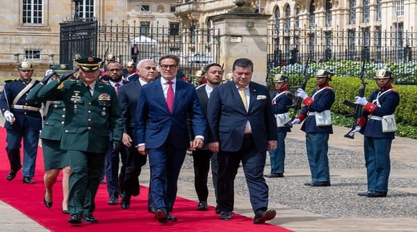 Embajador de Venezuela en Colombia presentó credenciales ante el presidente