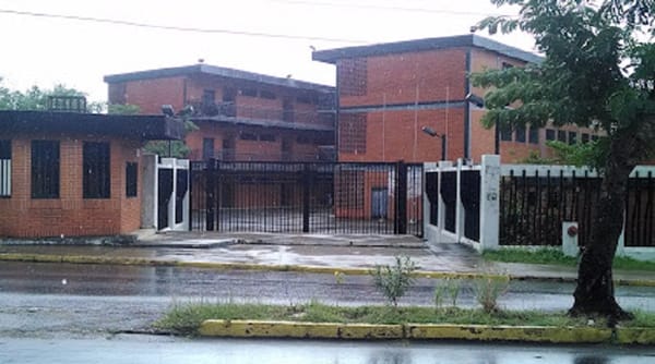 Alumnado de la Unesr en Maturín exigen que coloquen reductores de velocidad 