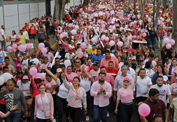 Monaguenses marcharon en apoyo a la lucha contra el Cáncer de mama