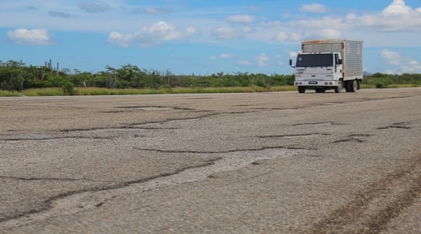 Usuarios que transitan hacia de Punta de Piedras denunciaron el mal estado de la vialidad