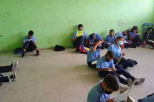 Al menos 10 instituciones educativas de Monagas registran déficit de pupitres
