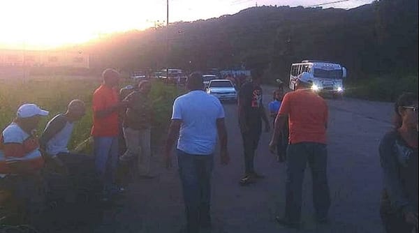 Habitantes de Naricual protestaron por fallas en el servicio de servicio de agua potable