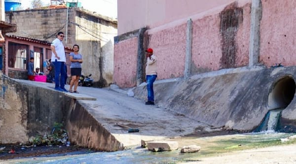 Realizan operativos de limpieza de canales de aguas en Mariño