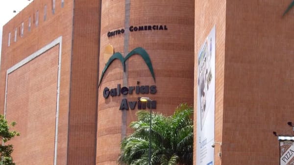 Hombre murió tras caer del Centro Comercial Galerías Ávila de Caracas
