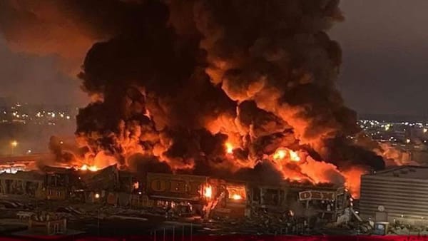 Se reportó incendio en centro comercial a las afueras de Moscú