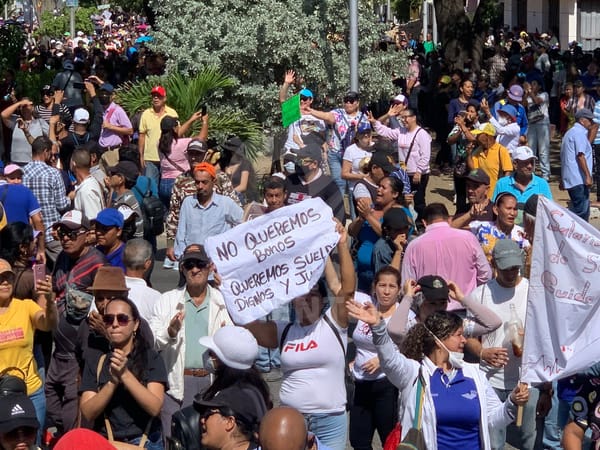 Maestros seguirán en las calles hasta que sean respetados sus derechos laborales