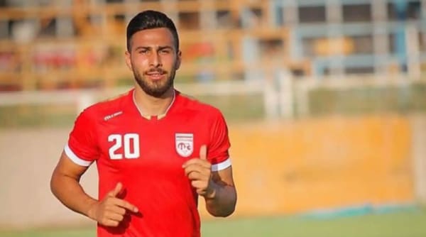 Futbolista iraní Amir Nasr condenado a 26 años de cárcel por su participación en protestas