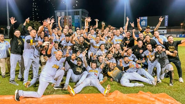 Leones del Caracas clasifican a la final tras derrotar a Los Tigres de Aragua