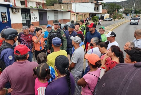 Familiares del sector Laguna Azul de Pirítu protestan por falta de agua