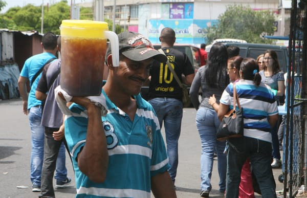 Encuesta revela que 41 % de los venezolanos trabaja por cuenta propia 