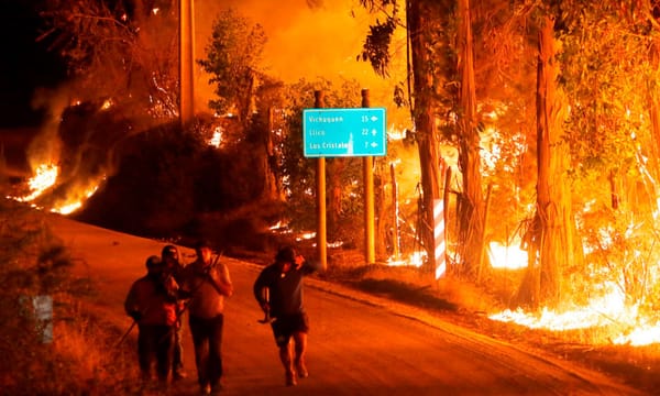 Cerca de mil estudiantes se quedaron sin escuelas por incendio al sur de Chile