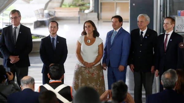 Gobierno de Chile otorga reconocimiento a Venezuela por apoyo en combate de incendios