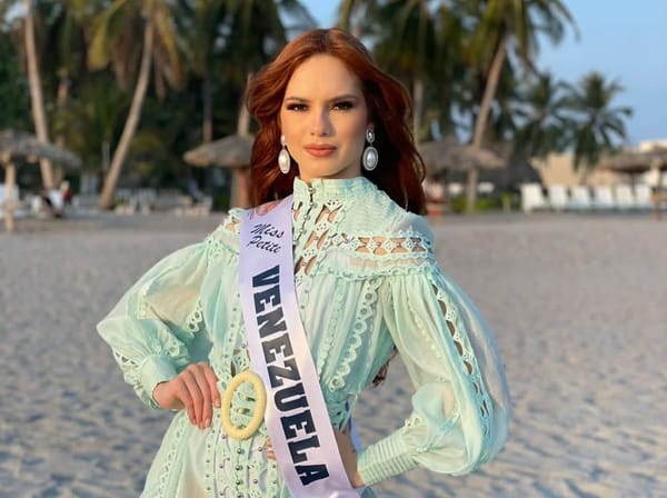 Monaguense Camila Pérez se coronó virreina del Miss Petite Mesoamérica International 2023