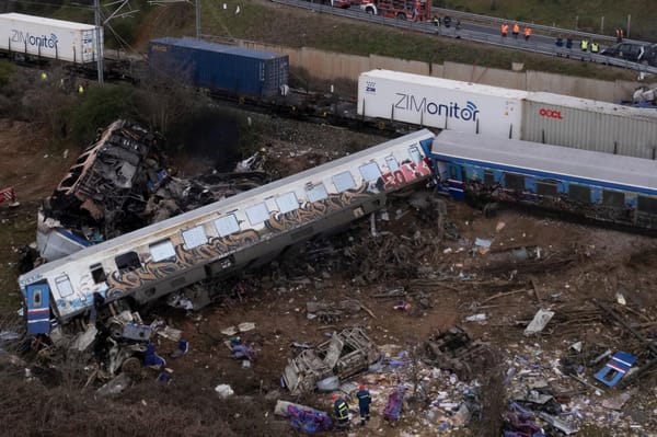 Colisión de trenes en Grecia deja al menos 36 muertos y decenas de heridos