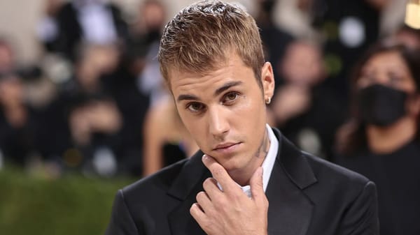 Justin Bieber recupera su sonrisa tras ser diagnosticado con rara enfermedad