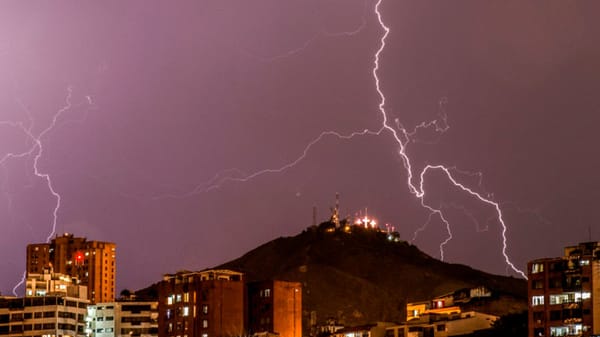 Un impacto de rayo dejó un saldo de 5 personas fallecidas y 14 heridas en Colombia