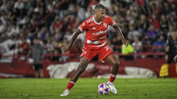 River Plate consolidó liderazgo con doblete de Salomón Rondón ante Huracán