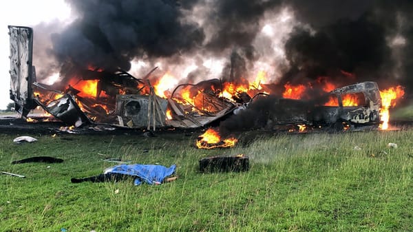 Al menos 27 muertos en terrible accidente en México entre una camioneta y un tráiler