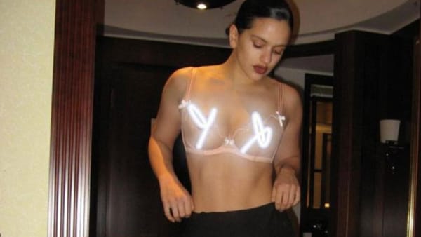 Rosalía explota contra el rapero que publicó fotos falsas de ella desnuda: "Da pena... y asco"