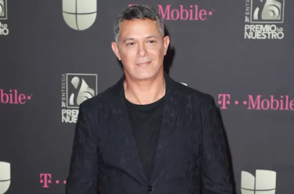 Alejandro Sanz reanudará gira de conciertos este sábado tras crisis personal