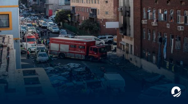 Incendio en edificio dejó al menos 73 fallecidos en Suráfrica