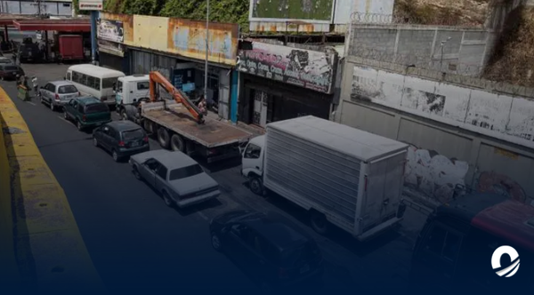 Conductores se agredieron físicamente en la estación de gasolina La Rosa