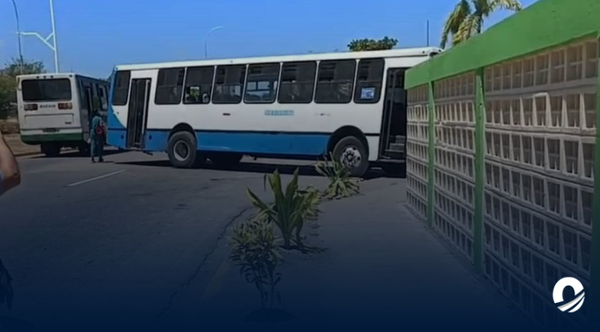 SUCRE | Autobús impactó contra una pared y dejó a tres personas heridas