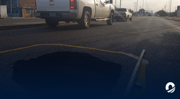 Anzoátegui | Conductores reportaron enorme hueco en la Av. Los Pilones de Anaco