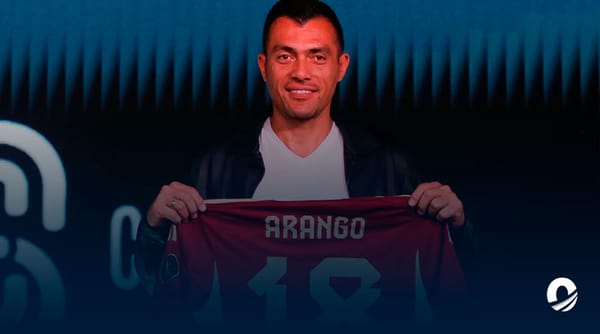 Juan Arango homenaje