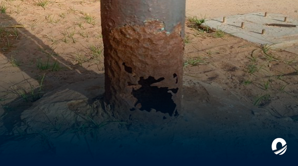ANZOÁTEGUI | Poste corroído mantiene alertados a los residentes de Santa Rosa