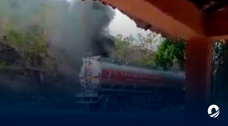 Bloqueada la carretera Cumaná-Mochima ante incendio de transporte de combustible