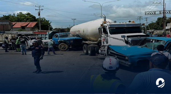Colisión múltiple dejó tres heridos en el Zulia