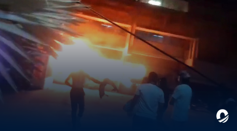 Manifestantes quemaron sedes de la alcaldía de punto fijo y CNE en Coro