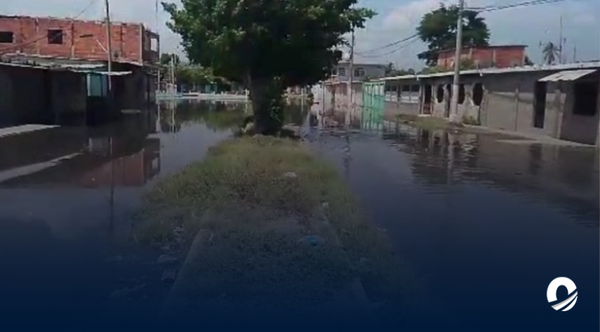 Sucre | Rotura de tubo de aguas servidas inundó las calles de San Luis II en Cumaná