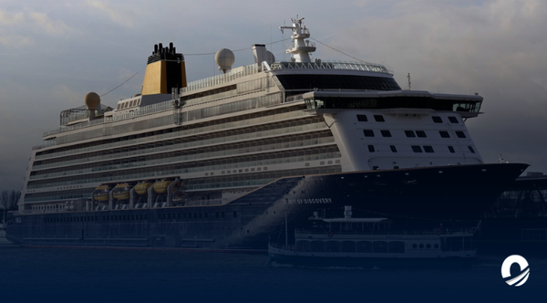 Ola de 10 metro golpeó un crucero y dejó un muerto y 100 heridos